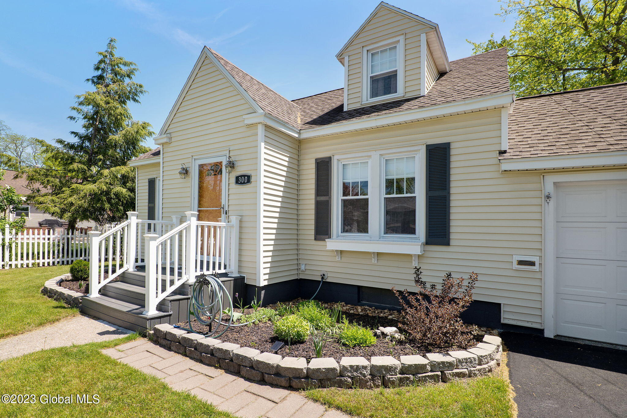300 Nimitz Road Schenectady, NY 12304 - Photo 3 of 56 1-web-or-mls-300NimitzRd_03