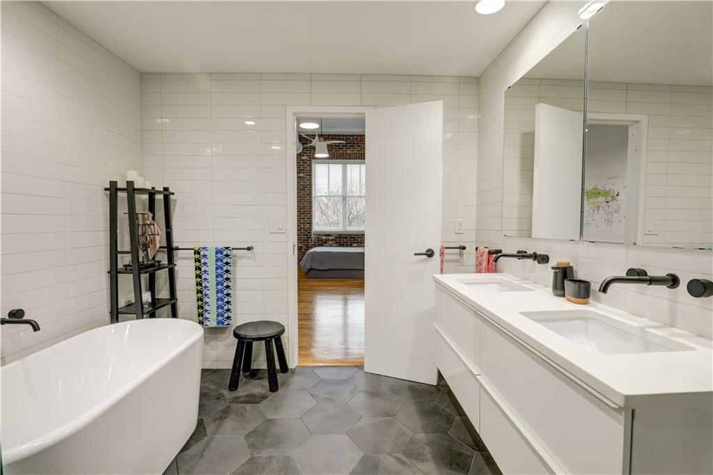 3235 Roswell Road, Unit 703 Atlanta, GA 30305 - Photo 21 of 26