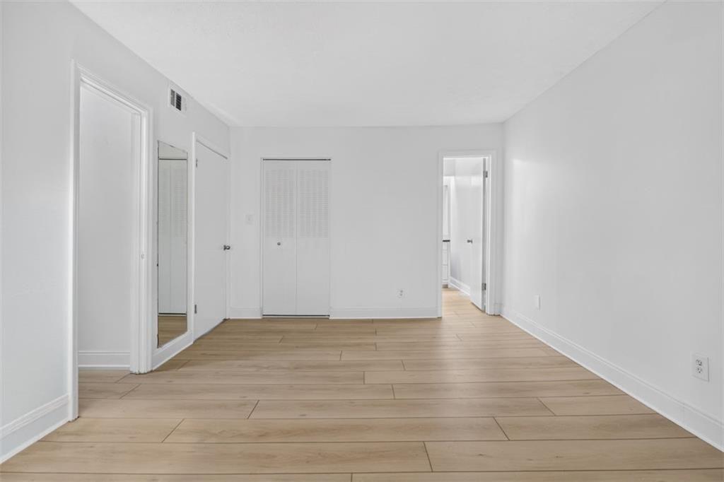 725 Dalrymple Road, Unit 7J Sandy Springs, GA 30328 - Photo 14 of 22 Gallery Image 14