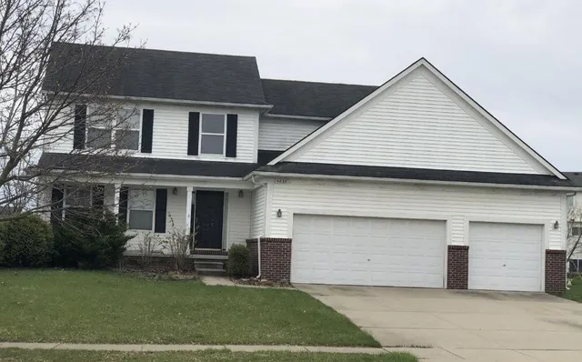 $2,950 | 4838 Sycamore Drive, Ypsilanti, MI 48197