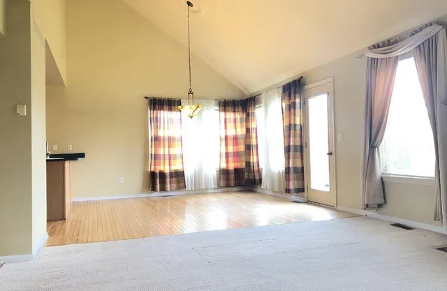 $2,950 | 4838 Sycamore Drive, Ypsilanti, MI 48197