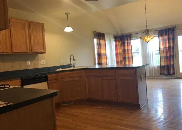 $2,850 | 4838 Sycamore Drive, Ypsilanti, MI 48197