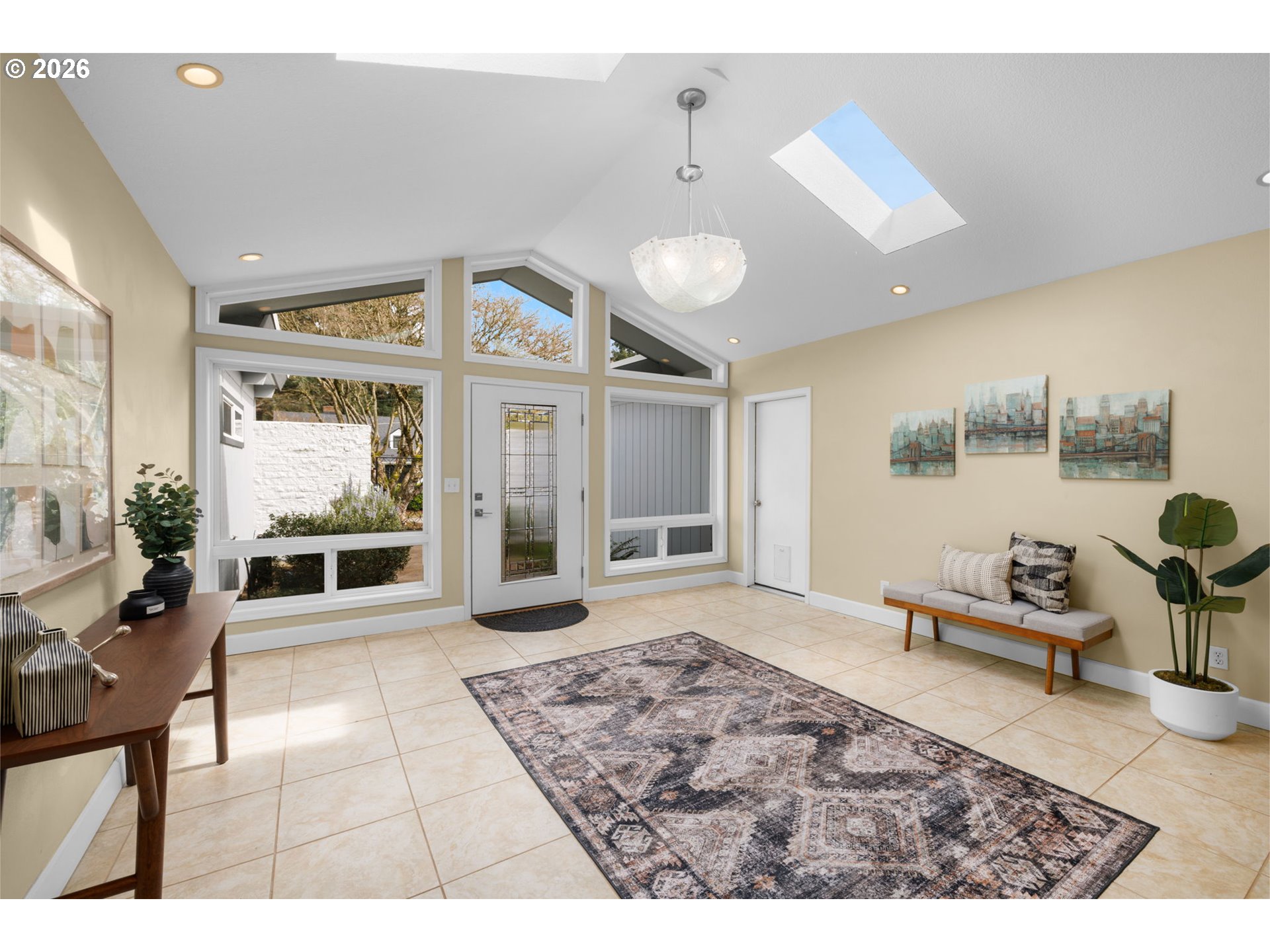 2641 Southwest Ridge Drive Portland, OR 97219 - Photo 6 of 44 Gallery Image 6