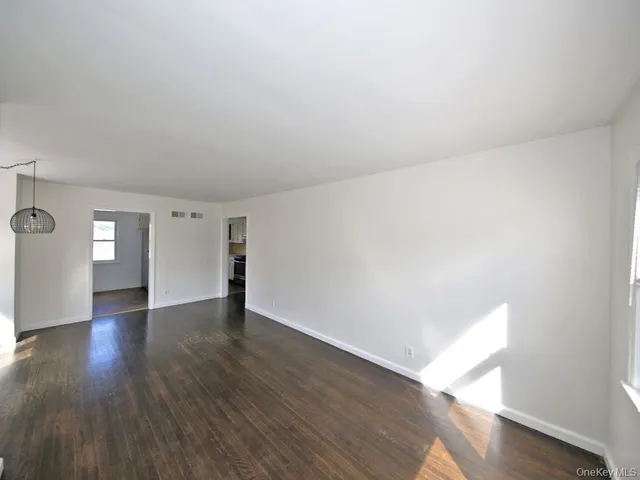 $2,850 | 295 Gainsborg Avenue East, Unit 2, West Harrison, NY 10604