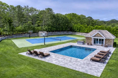 134 Hills Station Road, Southampton, NY 11968