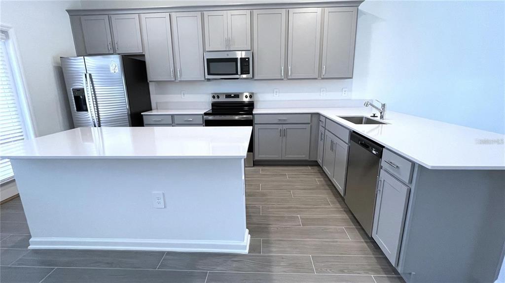 1663 Cross Prairie Parkway Kissimmee, FL 34744 - Photo 5 of 36