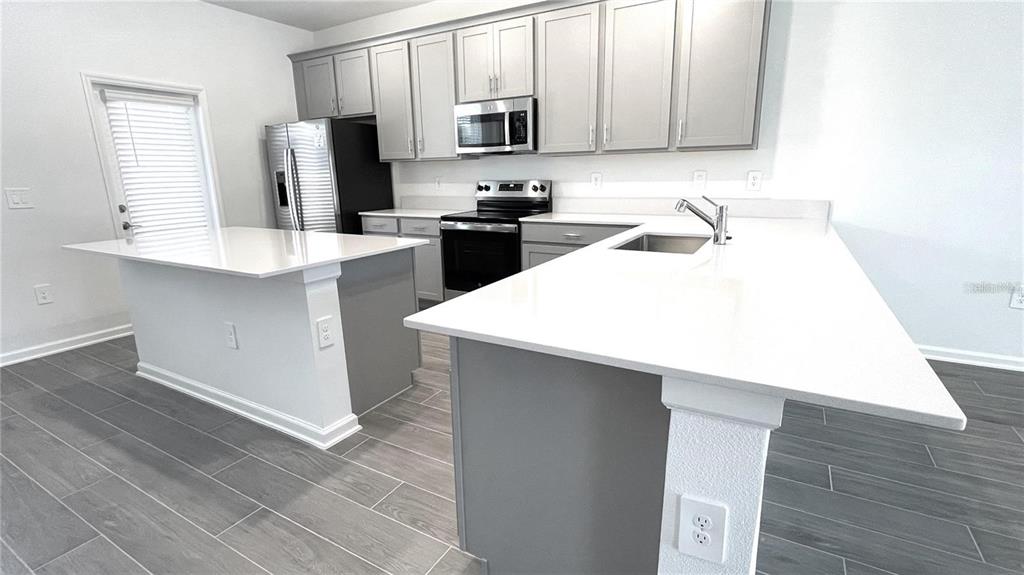 1663 Cross Prairie Parkway Kissimmee, FL 34744 - Photo 6 of 36