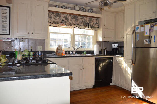 401 Jasmine Avenue Fairhope, AL 36532 - Photo 2 of 30