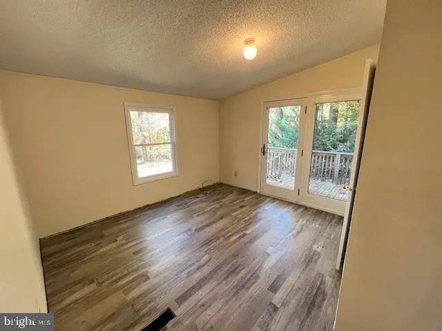 $2,150 | 385 Twin County Road, Morgantown, PA 19543