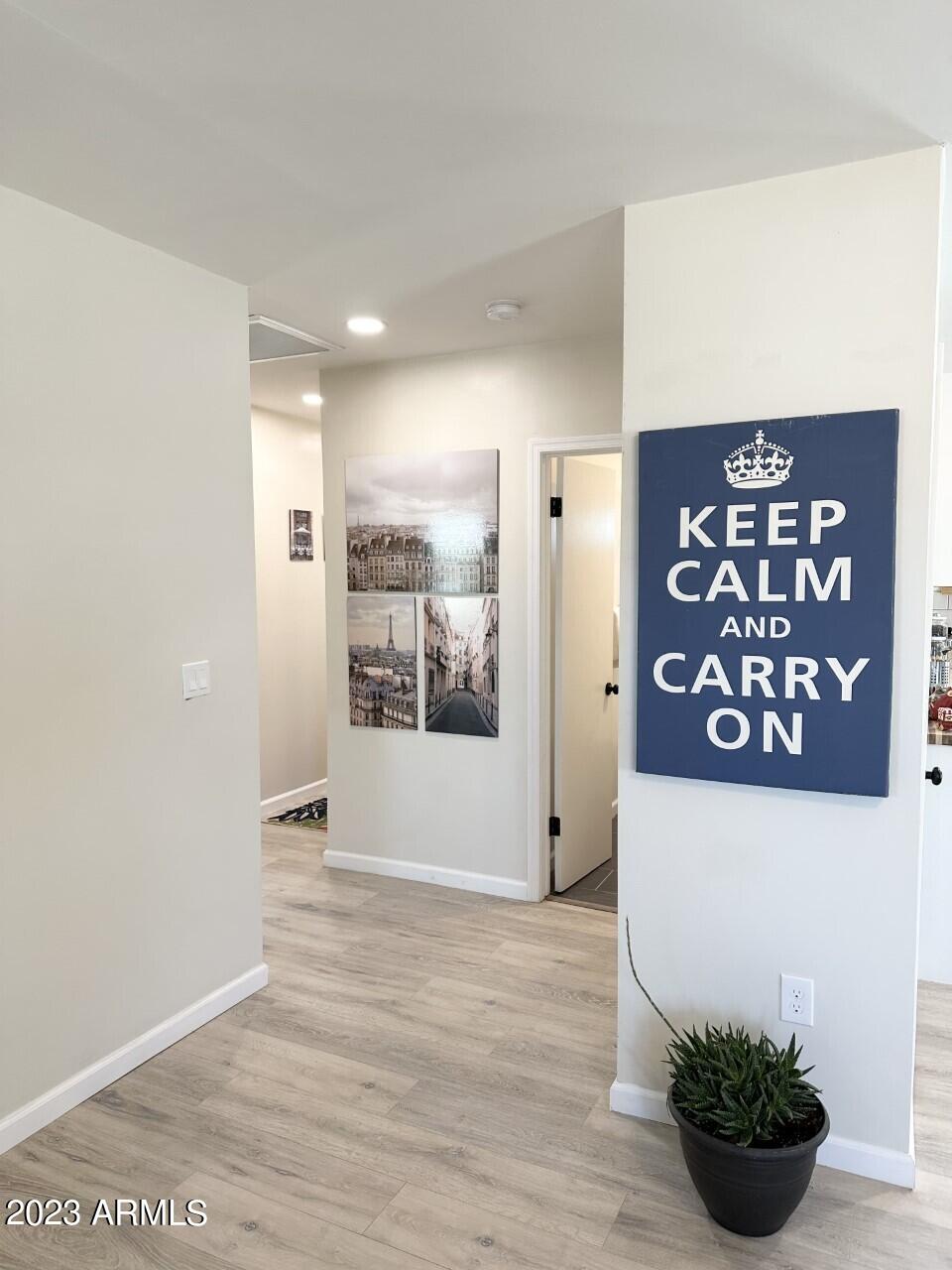 2547 West Adams Street Phoenix, AZ 85009 - Photo 16 of 42 Raised hallway ceiling