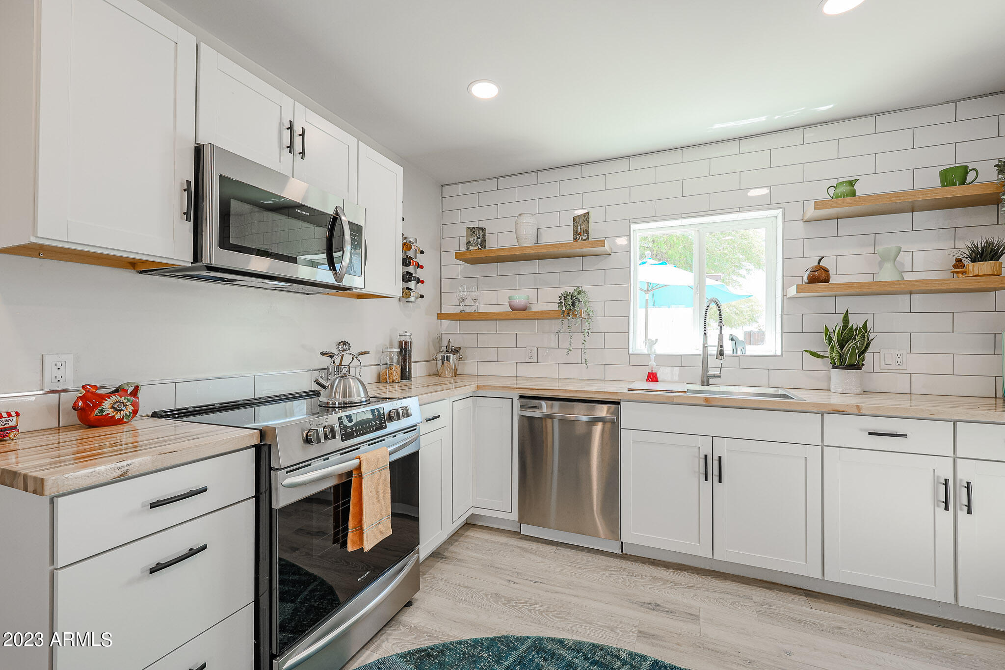 2547 West Adams Street Phoenix, AZ 85009 - Photo 3 of 42 Beautiful Kitchen