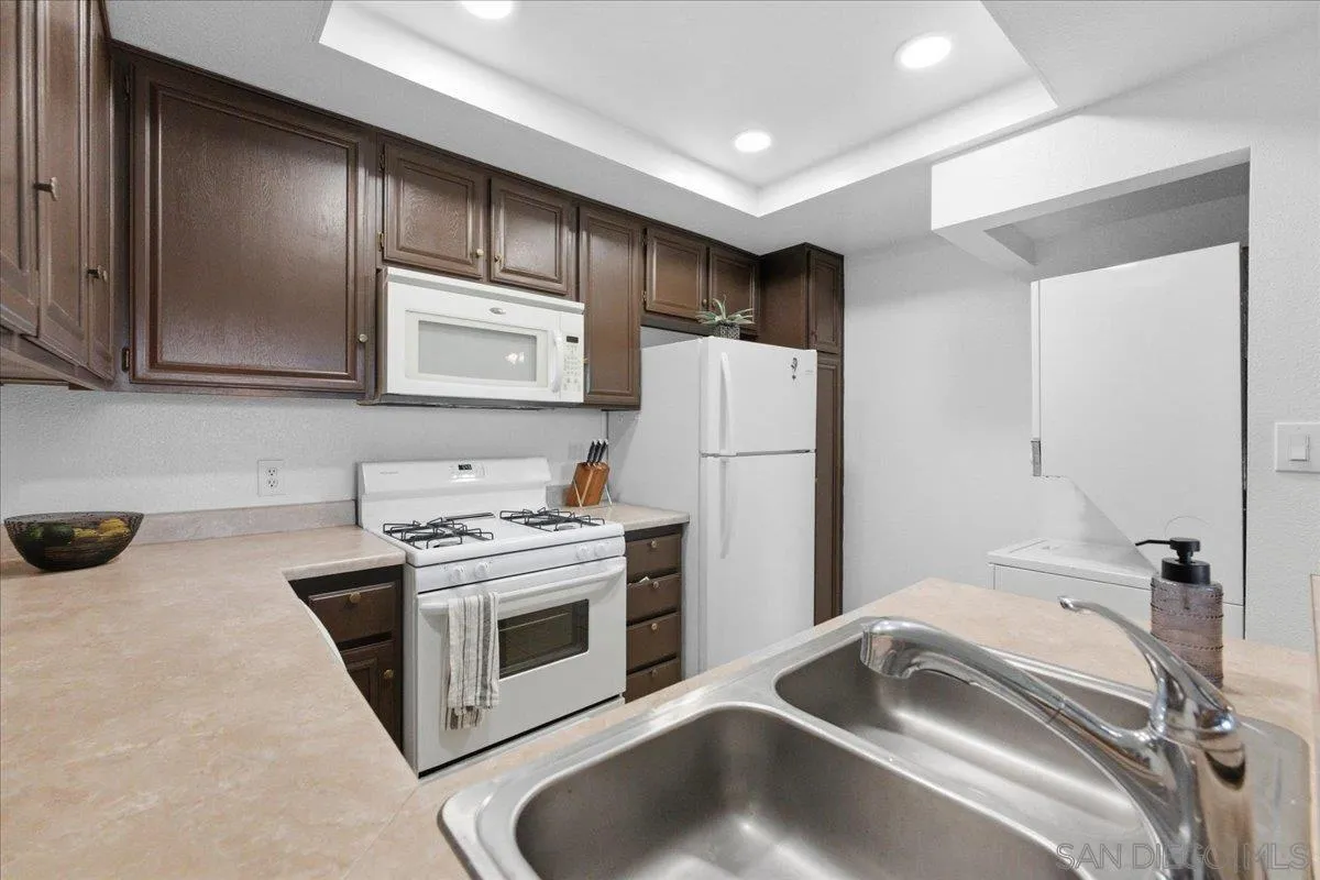 3067 Charwood Court Spring Valley, CA 91978 - Photo 13 of 40