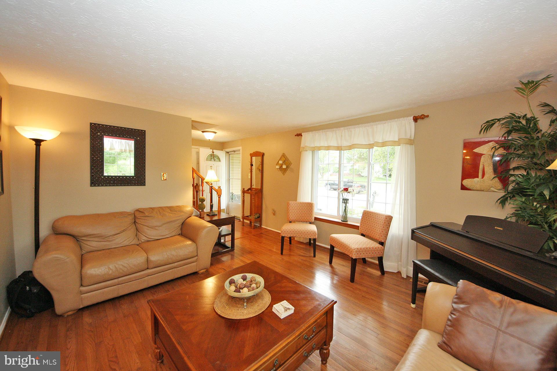 9326 Northgate Road Laurel, MD 20723 - Photo 7 of 30 Living Room