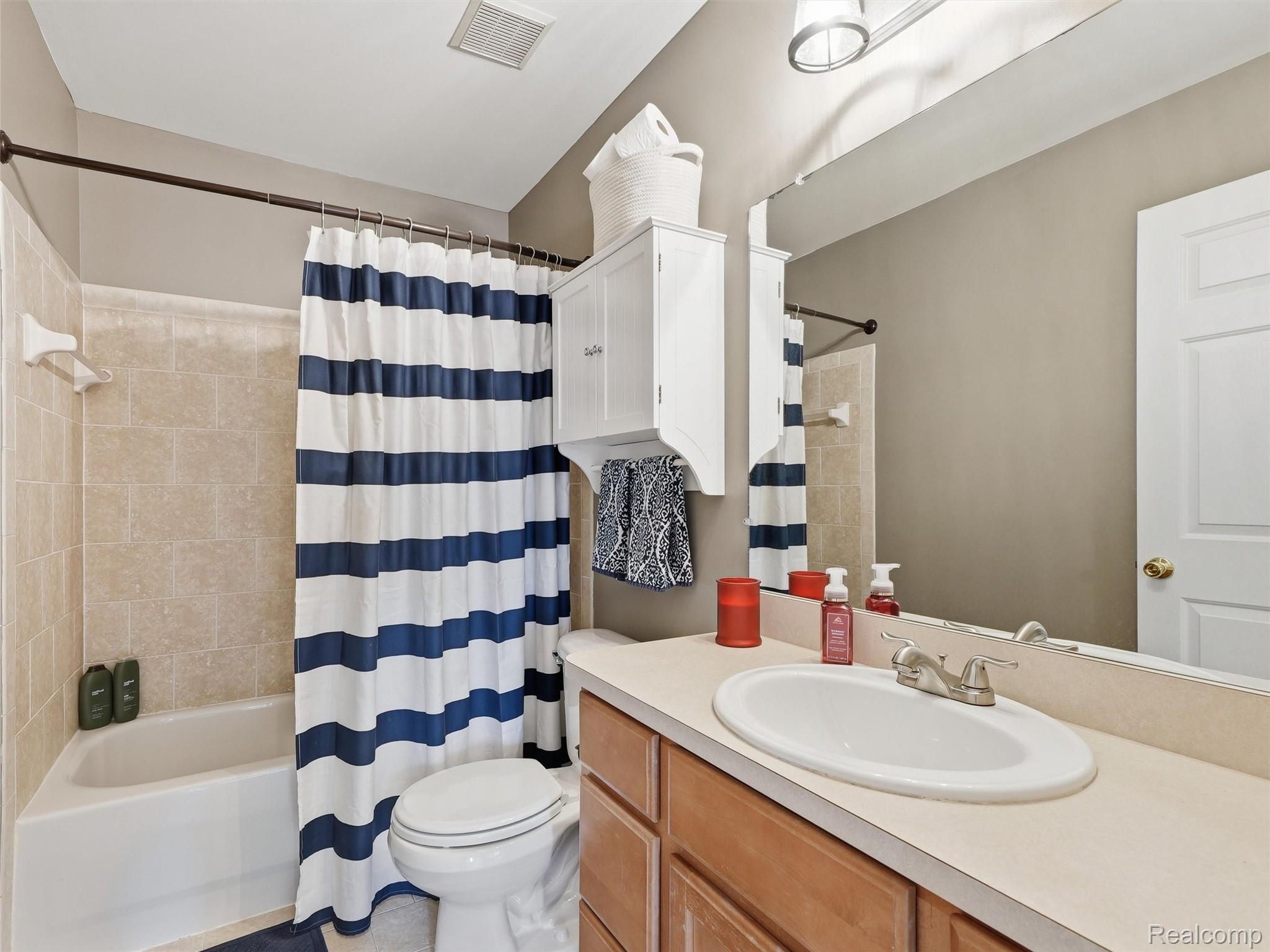 23621 Crescent Ridge Drive New Boston, MI 48164 - Photo 27 of 45 28-DSC00053.jpg