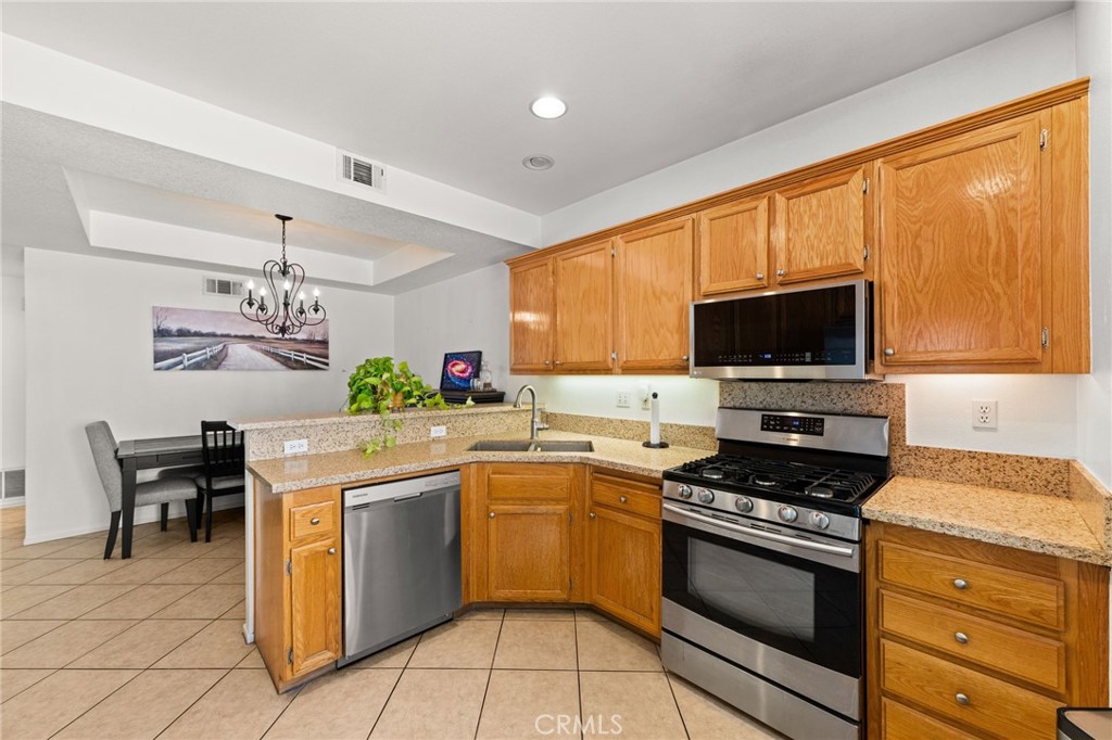 3739 Ave Veracruz Riverside, CA 92503 - Photo 5 of 29