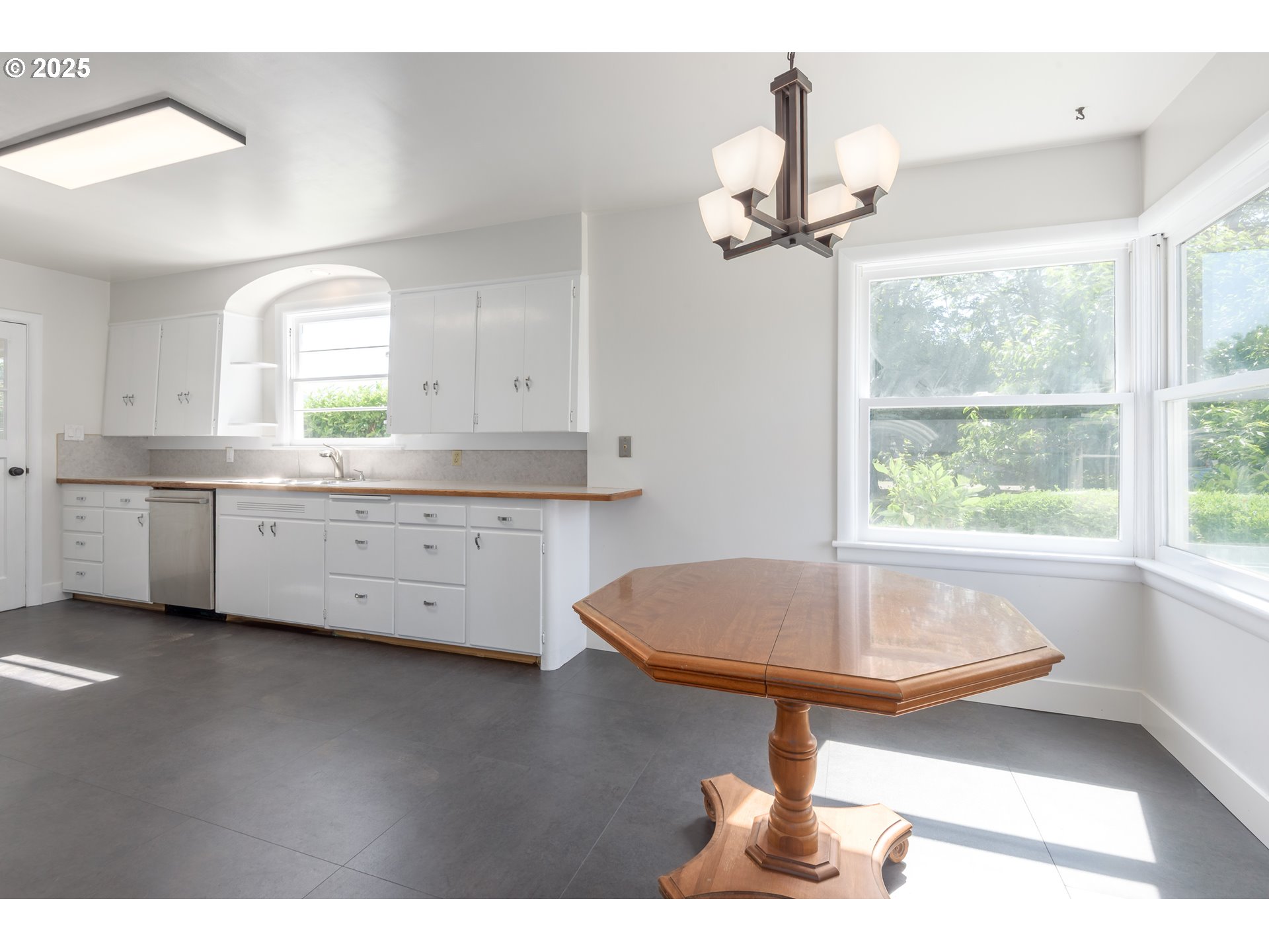 91225 Coburg Road Eugene, OR 97408 - Photo 12 of 46 Kitchen