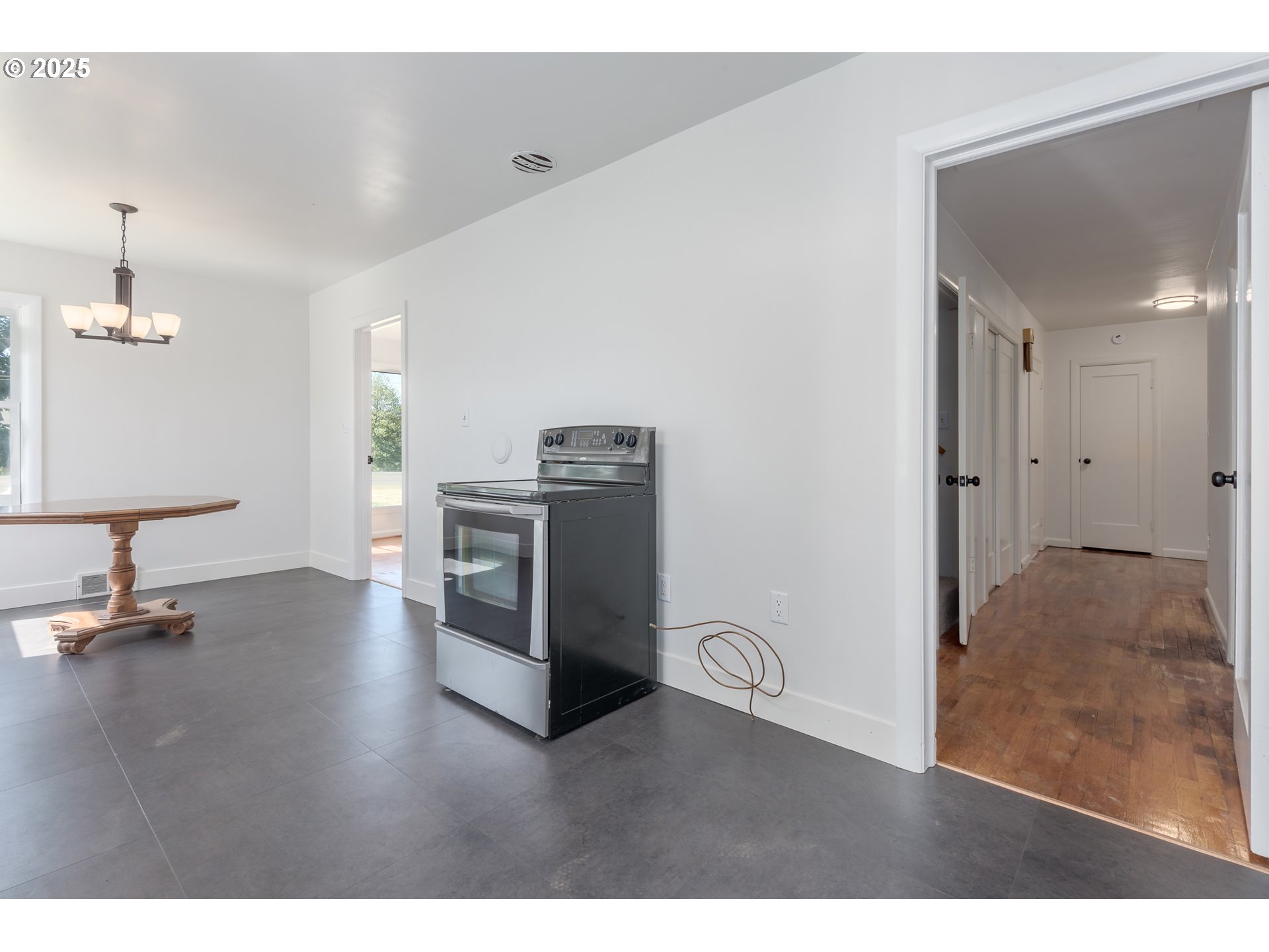 91225 Coburg Road Eugene, OR 97408 - Photo 17 of 46 Kitchen