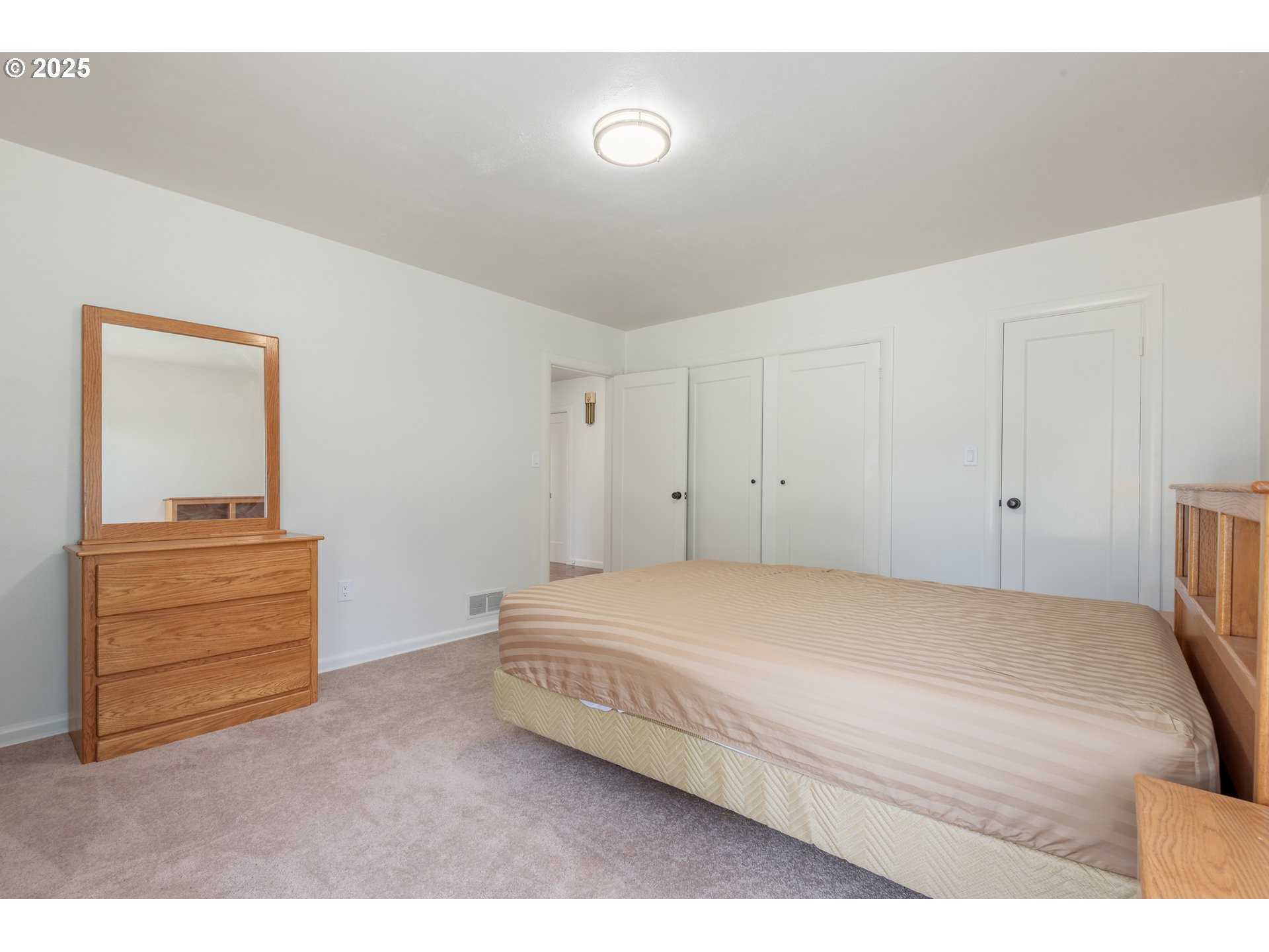 91225 Coburg Road Eugene, OR 97408 - Photo 19 of 46 Primary Bedroom