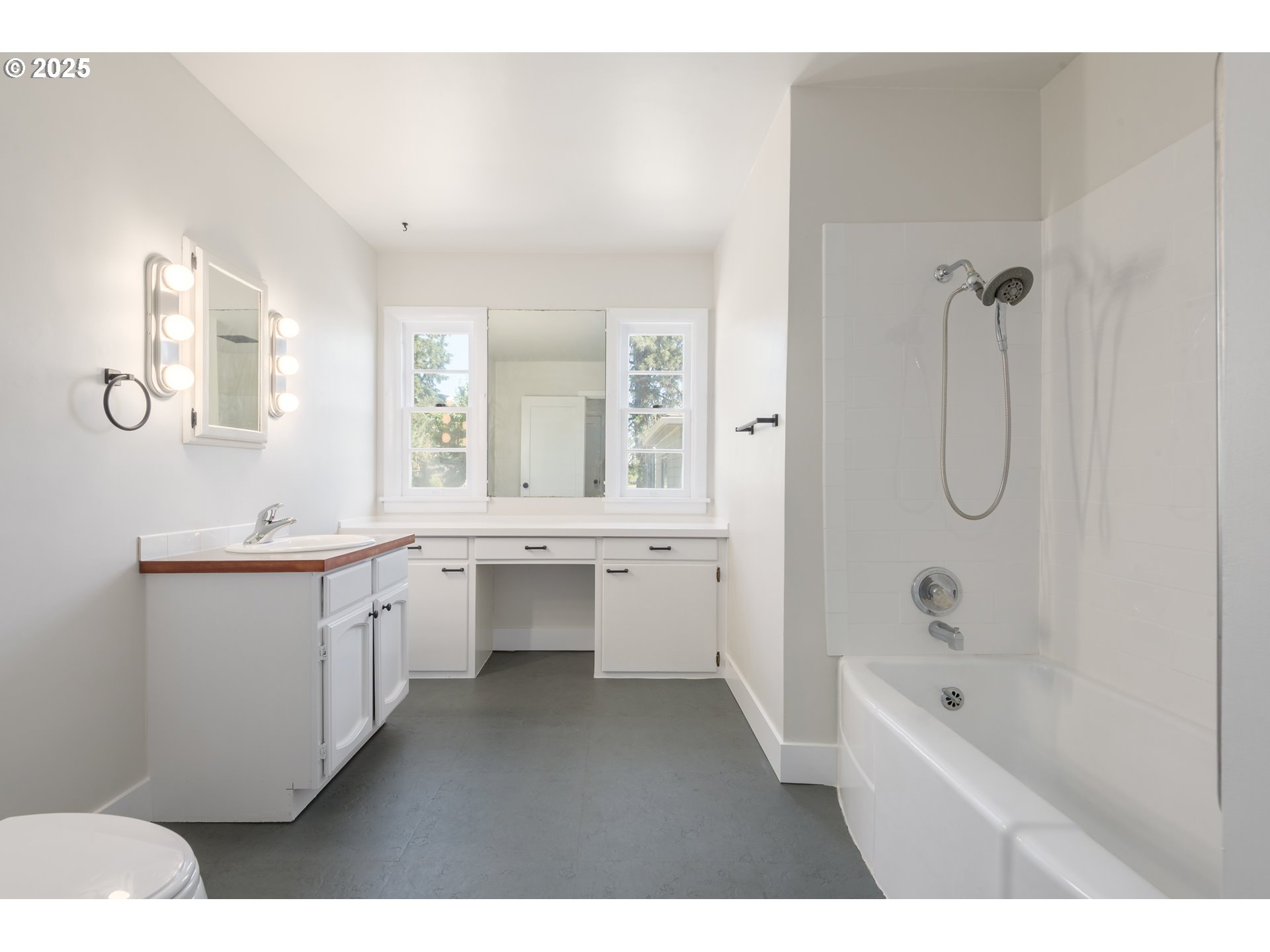 91225 Coburg Road Eugene, OR 97408 - Photo 20 of 46 Primary Bedroom