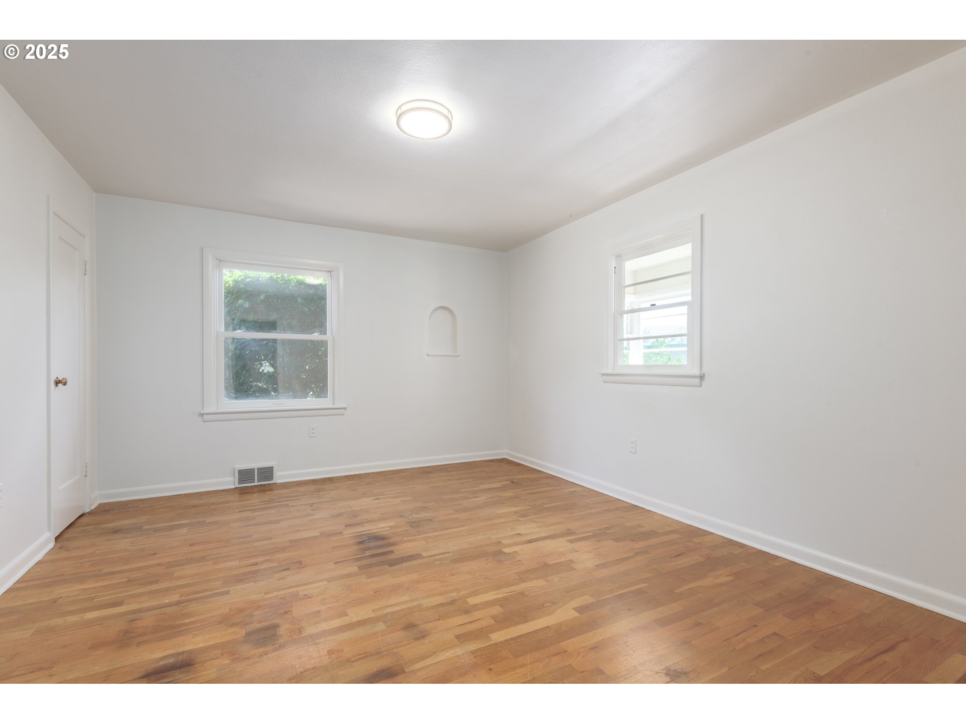91225 Coburg Road Eugene, OR 97408 - Photo 22 of 46 Bathroom