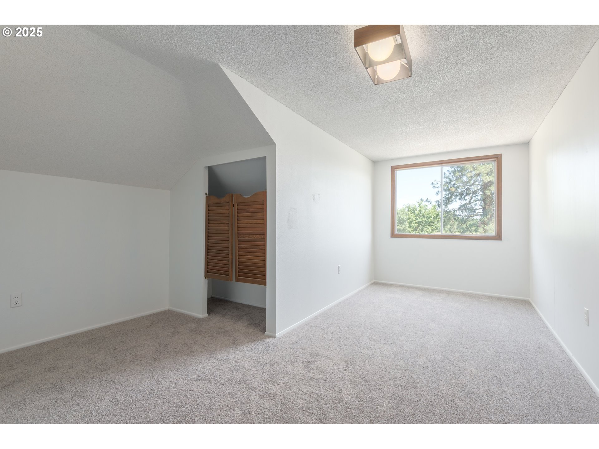 91225 Coburg Road Eugene, OR 97408 - Photo 31 of 46 Bathroom