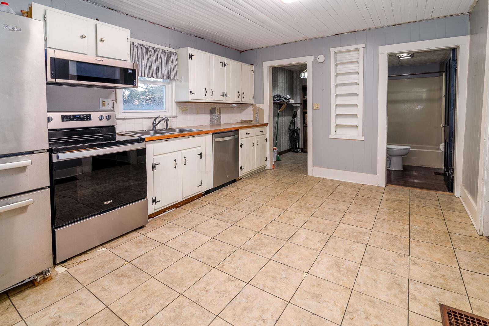8166 York Road Southwest Pataskala, OH 43062 - Photo 2 of 33 8166 York Rd SW