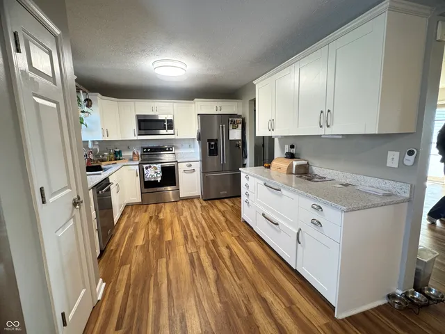 $356,000 | 7202 Bethel Court, Avon, IN 46123