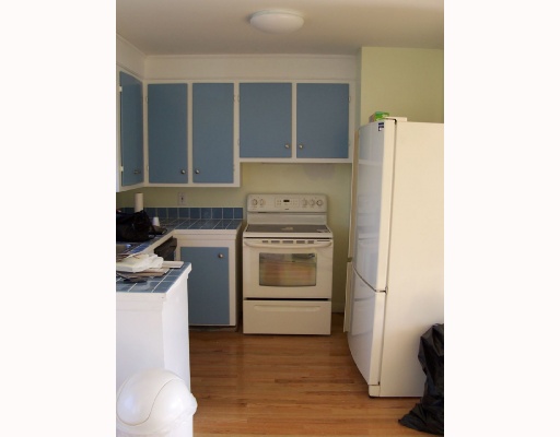 86 Lepes Road Tiverton, RI 02878 - Photo 3 of 12 Kitchen.