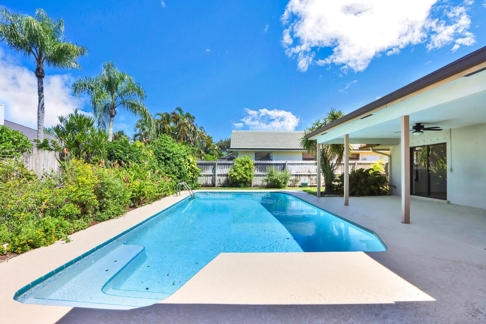 85 Hickory Hill Road Jupiter, FL 33469 - Photo 2 of 43 37_Image_37_mls