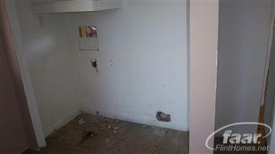1138 West Dodge Road Clio, MI 48420 - Photo 7 of 10 20124777-6.JPG