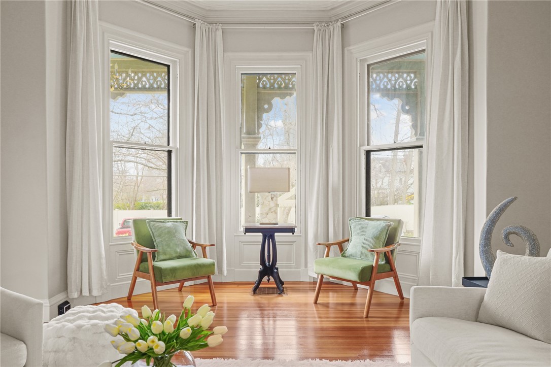43 Old Beach Road Newport, RI 02840 - Photo 7 of 50