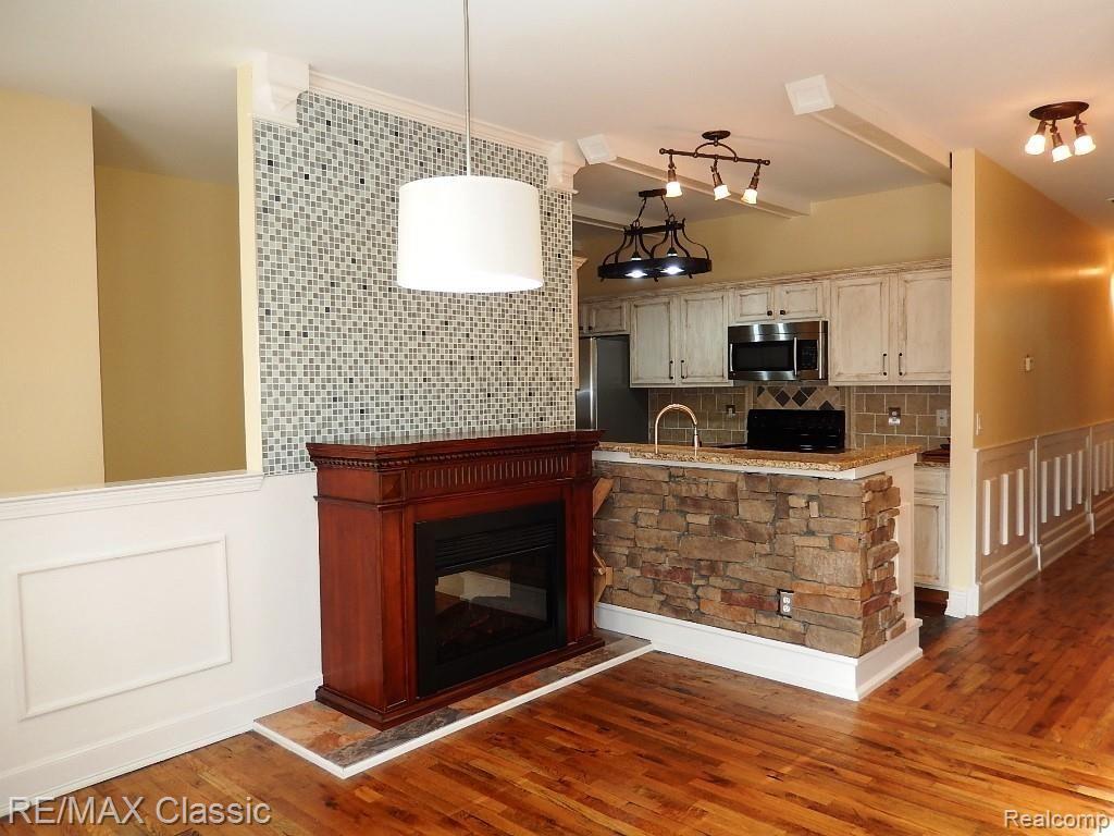 540 Riviera Court, Unit 244 Walled Lake, MI 48390 - Photo 2 of 39