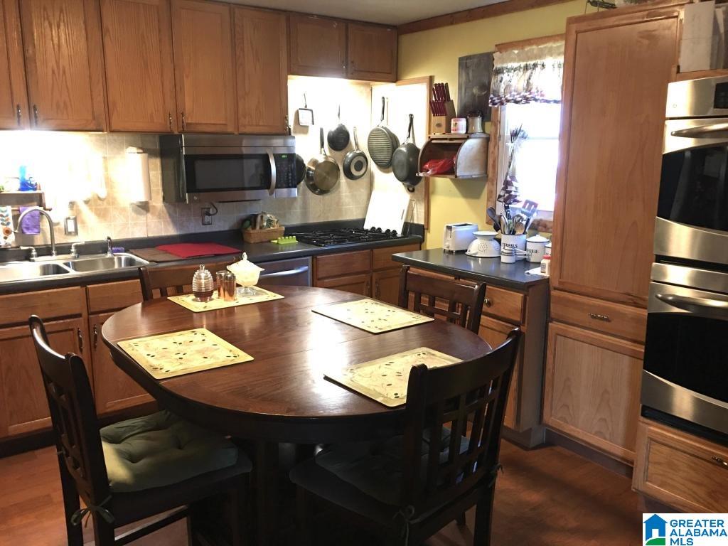 523 13th Street Sylacauga, AL 35150 - Photo 2 of 27