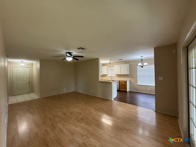 $1,595 | 102 Clydesdale Lane, Victoria, TX 77904