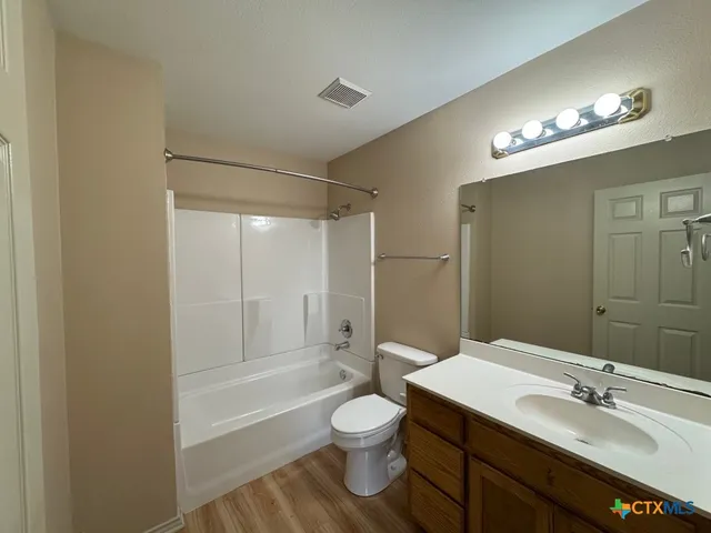 $1,595 | 102 Clydesdale Lane, Victoria, TX 77904