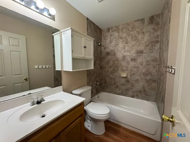 $1,595 | 102 Clydesdale Lane, Victoria, TX 77904