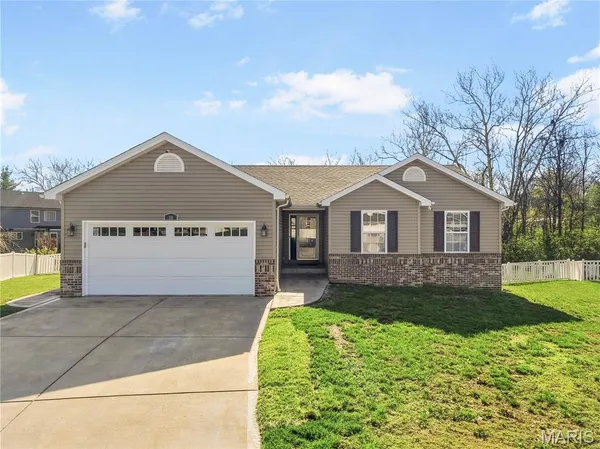 $340,000 | 30 Colonial Creek Court, Wentzville, MO 63385