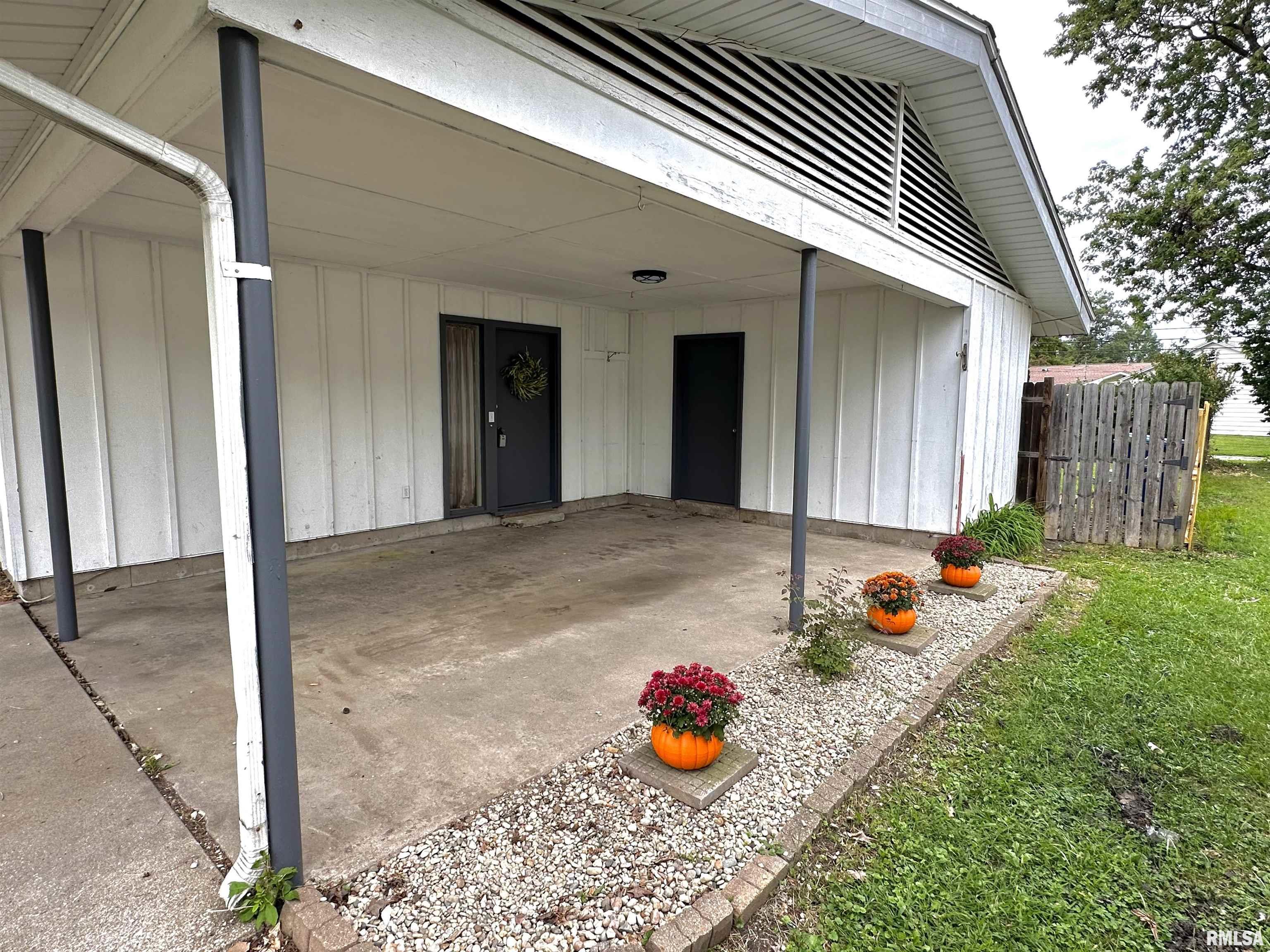 711 East 4th Street Flora, IL 62839 - Photo 3 of 35 Gallery Image 3