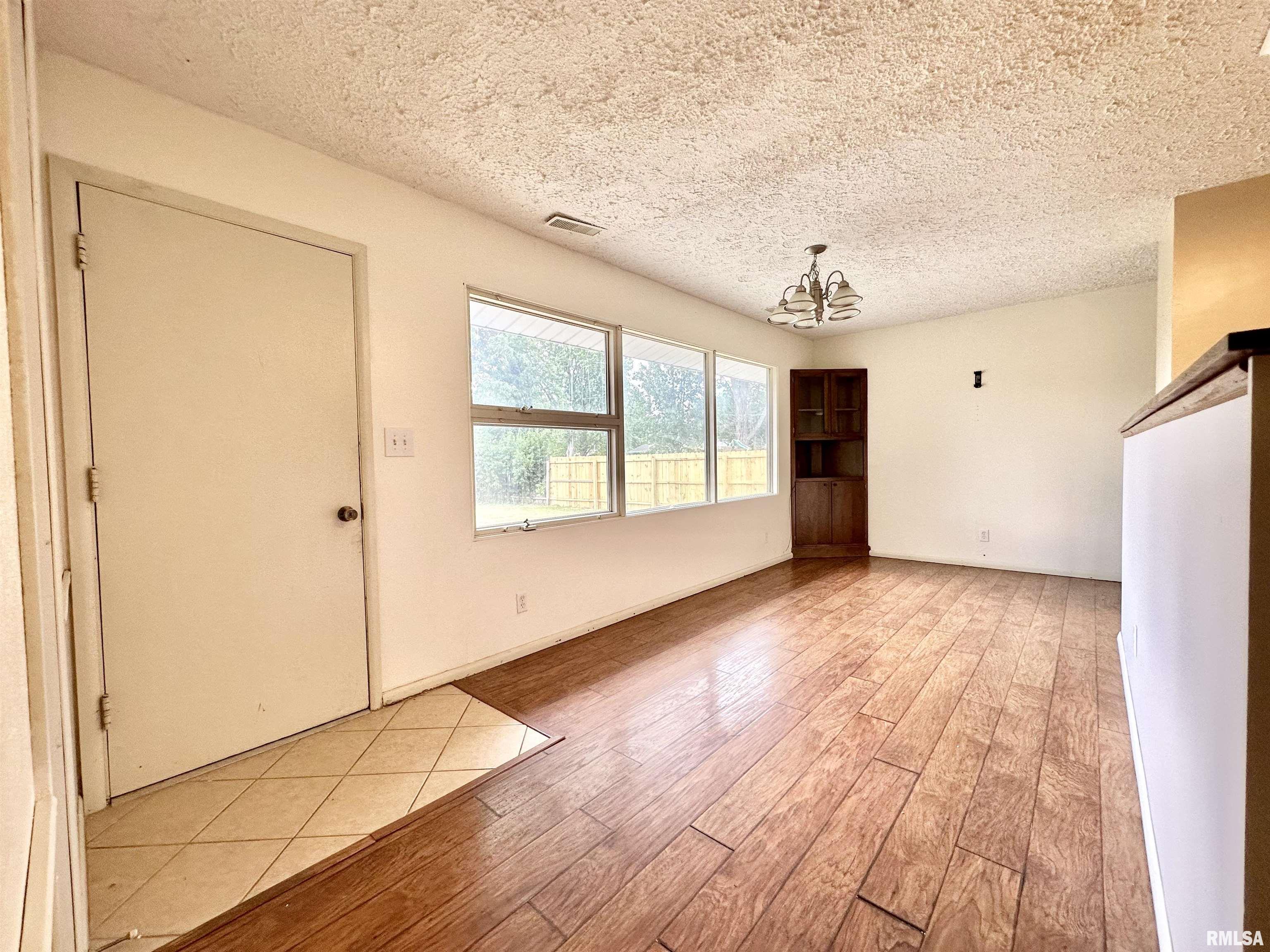 711 East 4th Street Flora, IL 62839 - Photo 8 of 35 Gallery Image 8