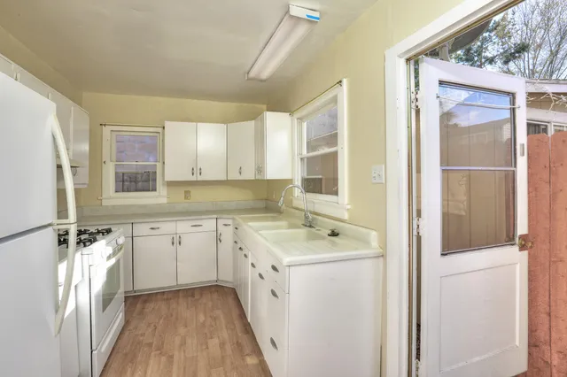 $2,500,000 | 4869 Carpinteria Avenue, Carpinteria, CA 93013