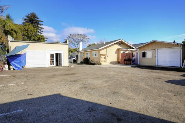 $2,500,000 | 4869 Carpinteria Avenue, Carpinteria, CA 93013