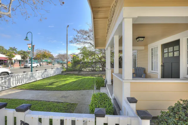 $2,500,000 | 4869 Carpinteria Avenue, Carpinteria, CA 93013