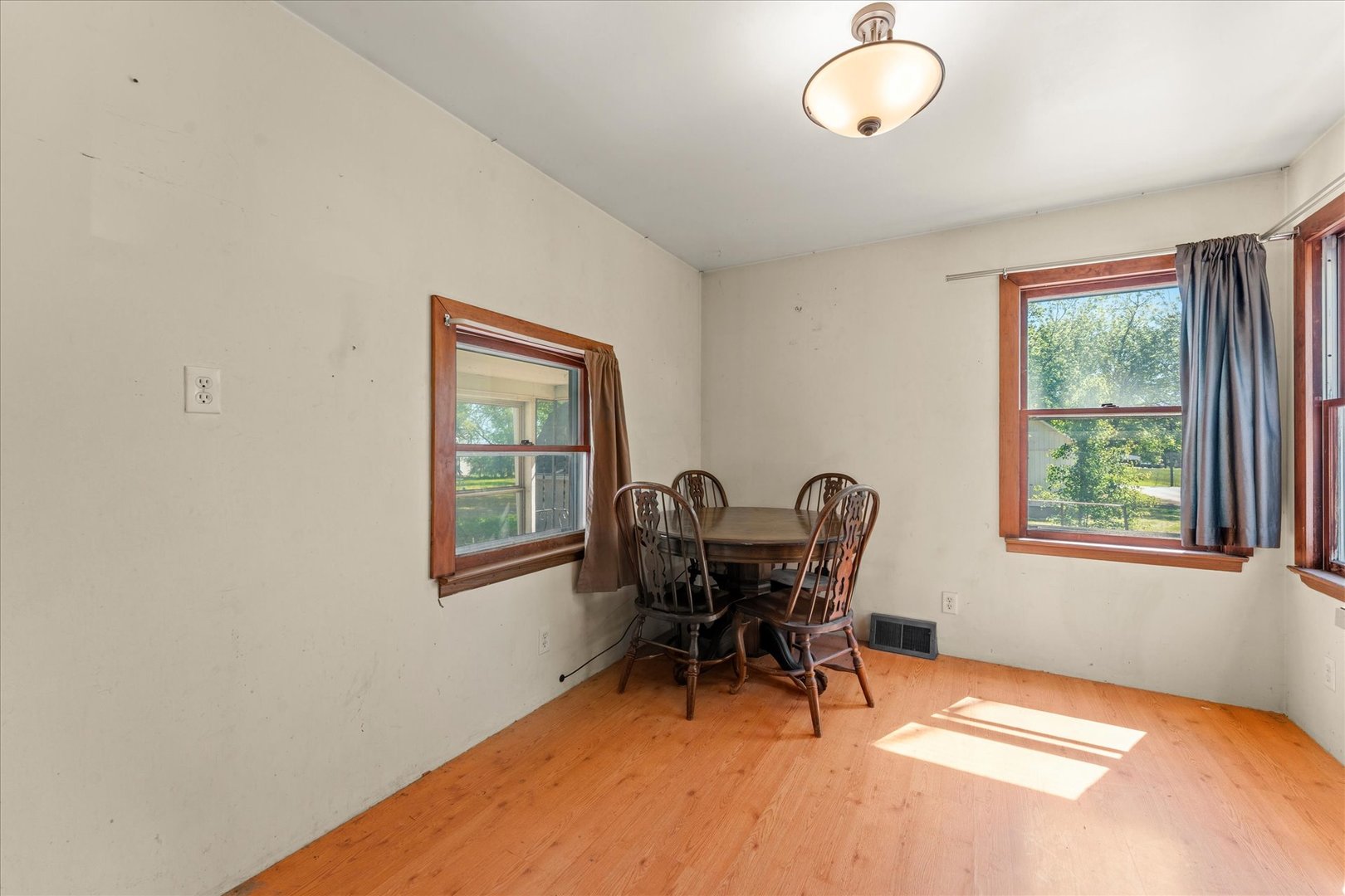 501 North State Street Bellflower, IL 61724 - Photo 15 of 43