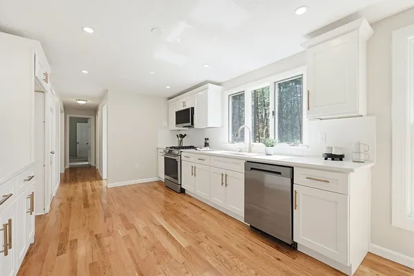 $1,099,000 | 10 Long Ridge Road, Acton, MA 01720