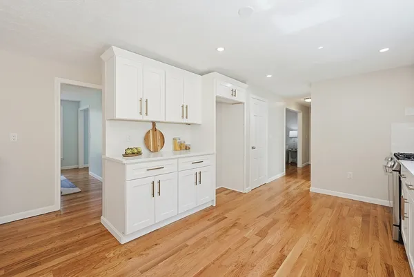 $1,099,000 | 10 Long Ridge Road, Acton, MA 01720