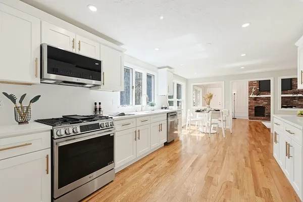 $1,099,000 | 10 Long Ridge Road, Acton, MA 01720