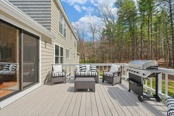 $1,099,000 | 10 Long Ridge Road, Acton, MA 01720