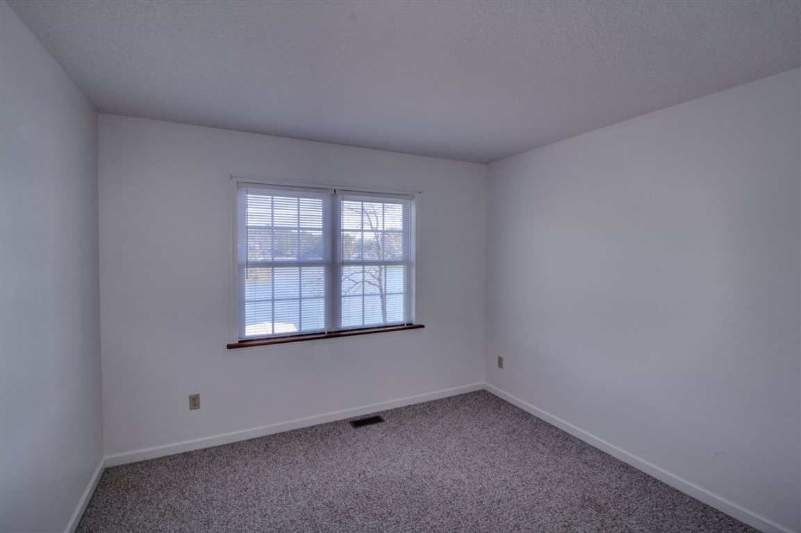 112 Carolina Cove Road Seneca, SC 29672 - Photo 12 of 34 Gallery Image 12