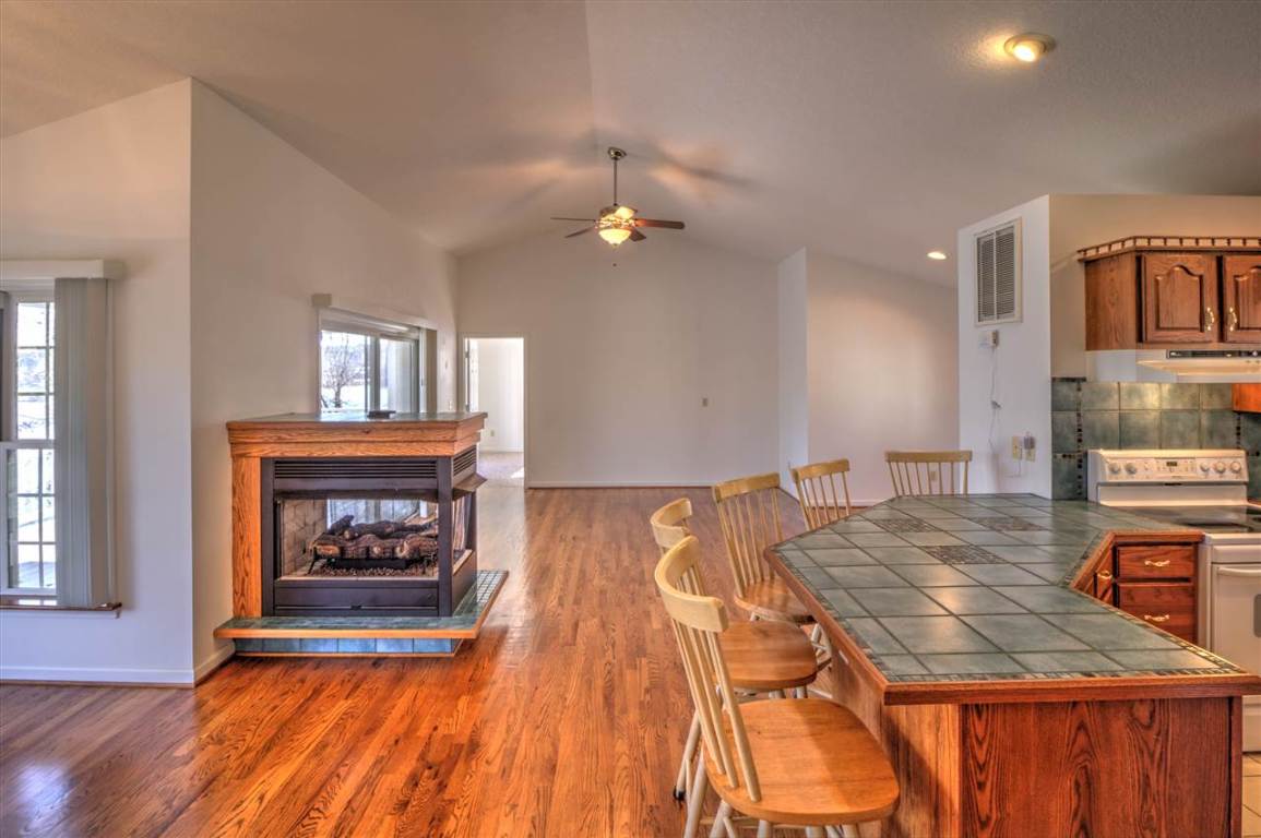 112 Carolina Cove Road Seneca, SC 29672 - Photo 6 of 34 Gallery Image 6