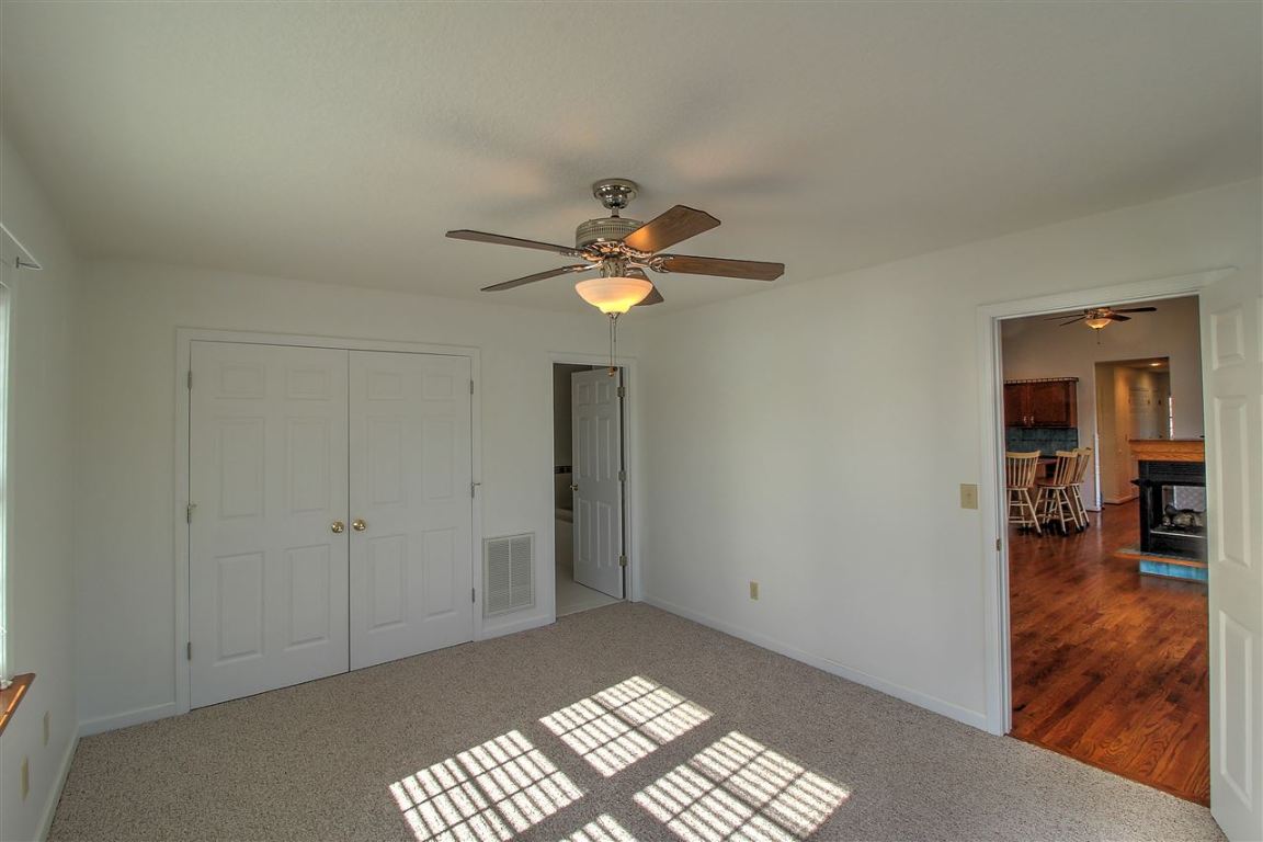 112 Carolina Cove Road Seneca, SC 29672 - Photo 10 of 34 Gallery Image 10
